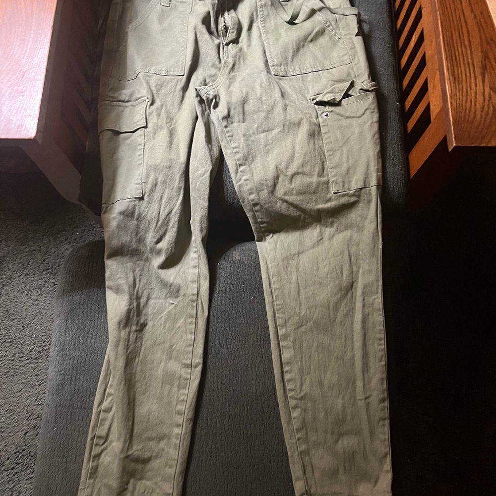 Green cargo pants skinny ankles
